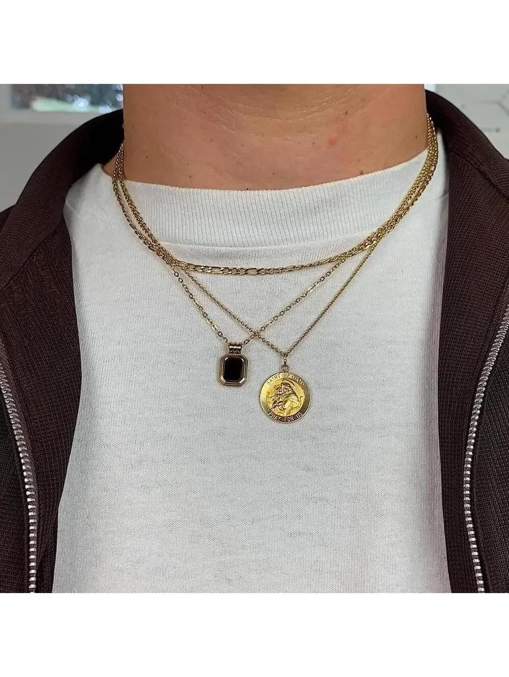 Vintage Style Classy Figaro Gold Chain Black jewel opal pendant necklace. Gold